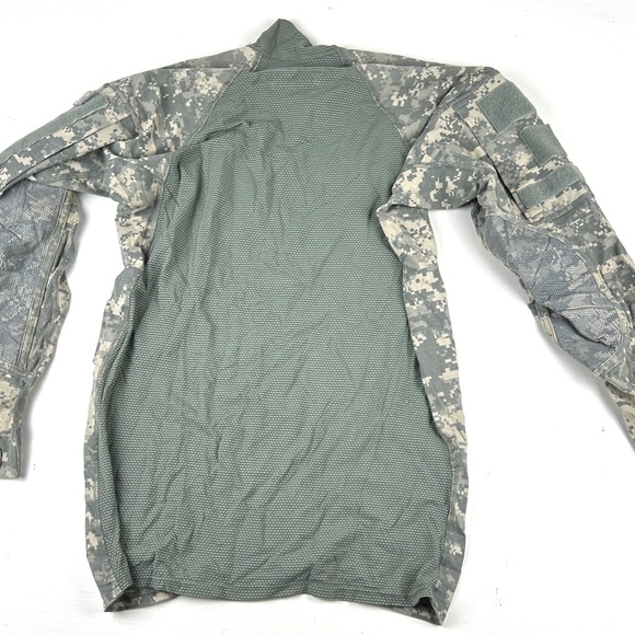 Massif Army Combat Shirt Camo Men’s Size Small Base Layer Team Soldier Set Of 2 - Picture 2 of 6
